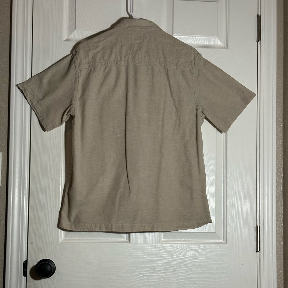 Button up - Picture 2 of 3
